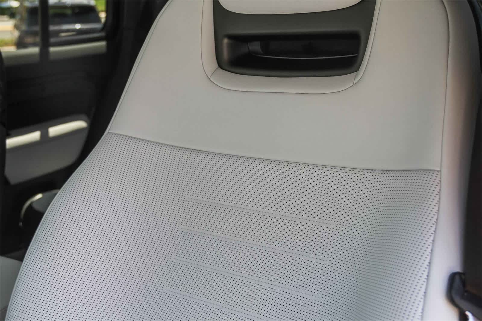 Thumbnail: 2025 Land Rover Defender - 26