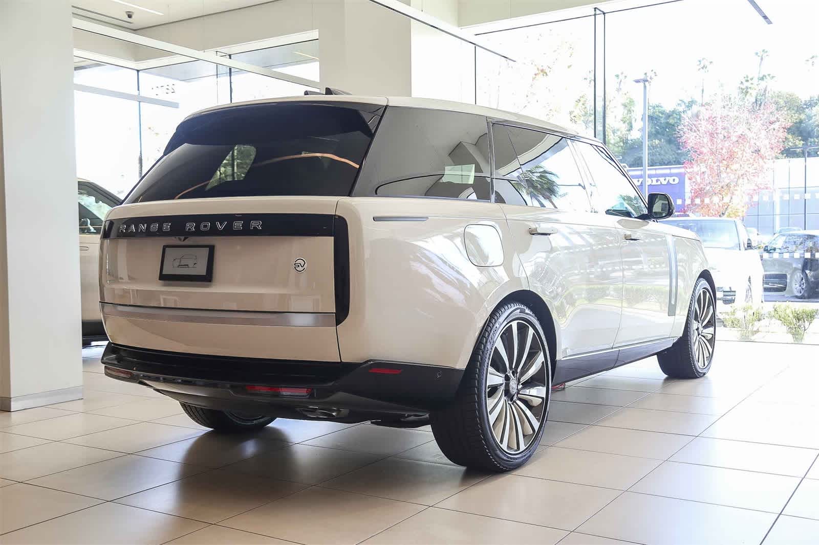 Thumbnail: 2024 Land Rover Range Rover - 5