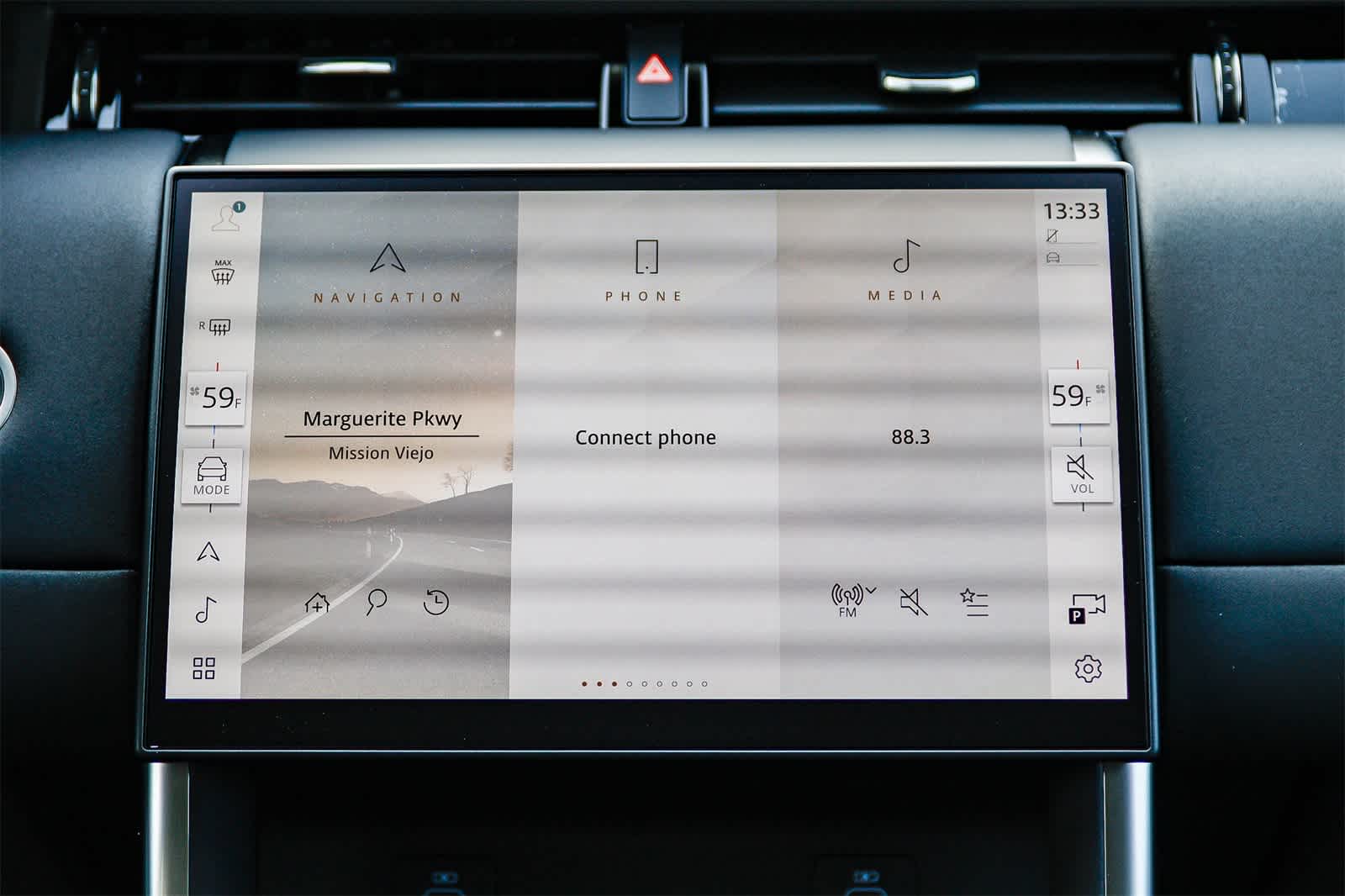 Thumbnail: 2025 Land Rover Discovery Sport - 14