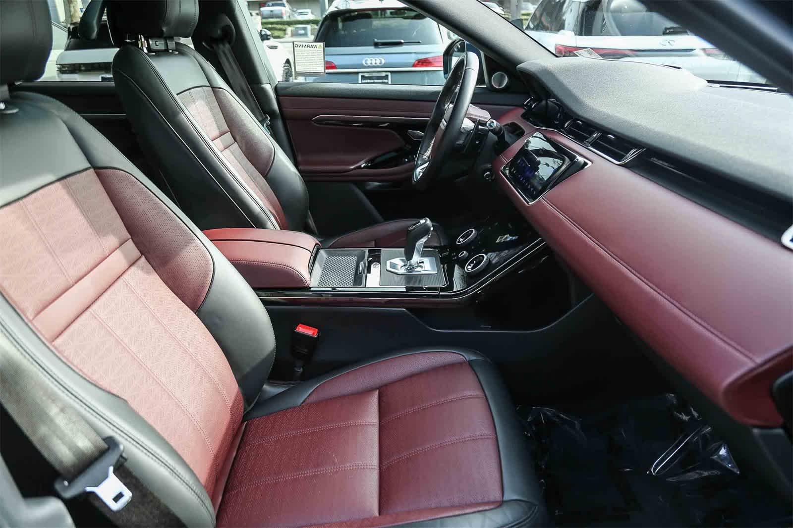 Thumbnail: 2020 Land Rover Range Rover Evoque - 15