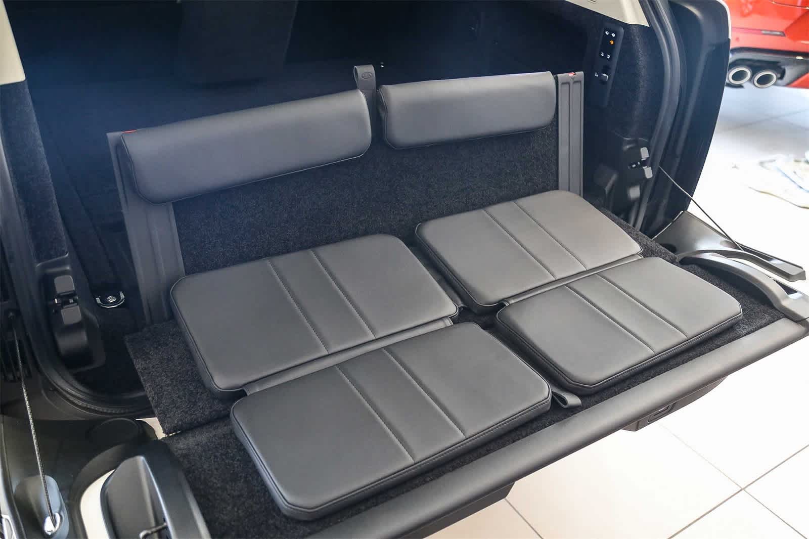 Thumbnail: 2024 Land Rover Range Rover - 41