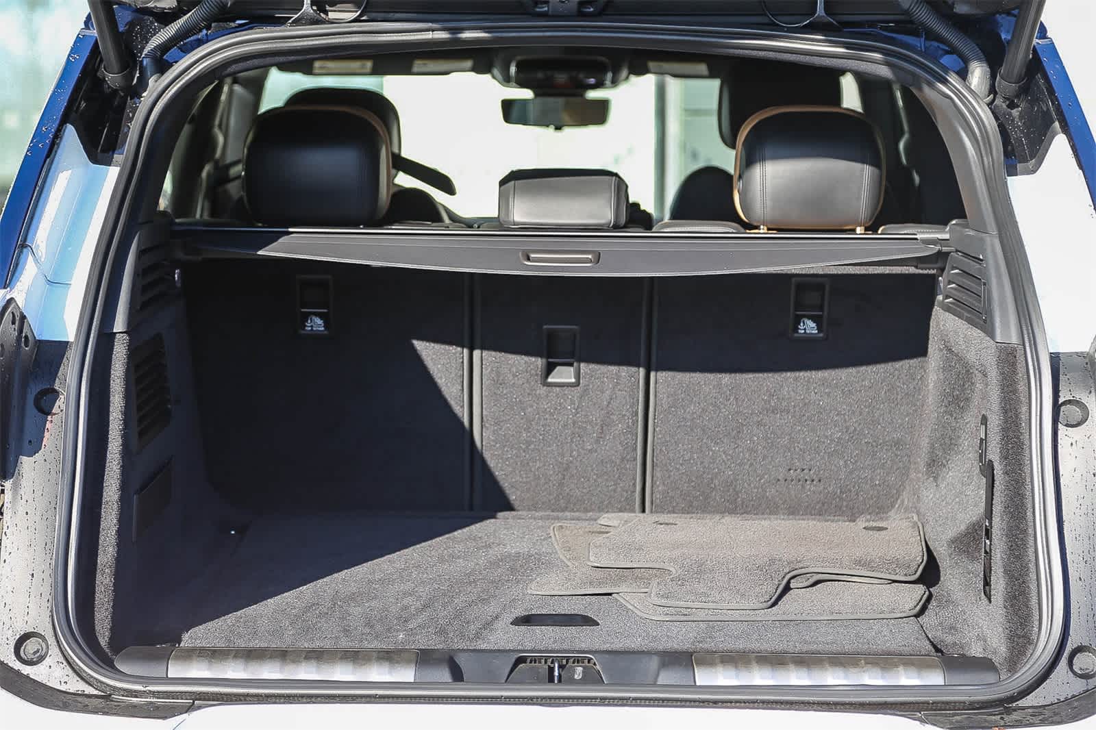 Thumbnail: 2023 Land Rover Range Rover Sport - 24