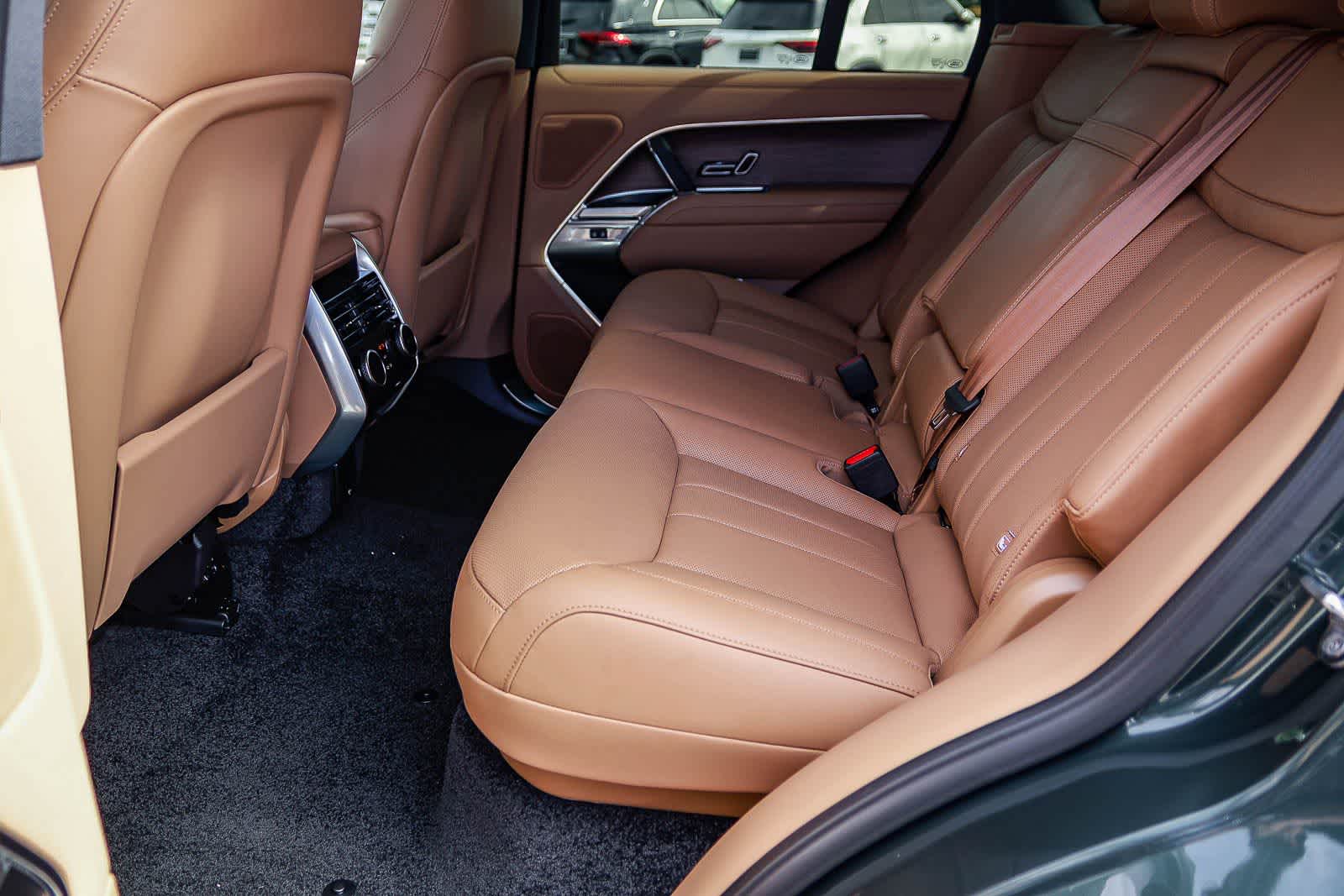 Thumbnail: 2026 Land Rover Range Rover - 18