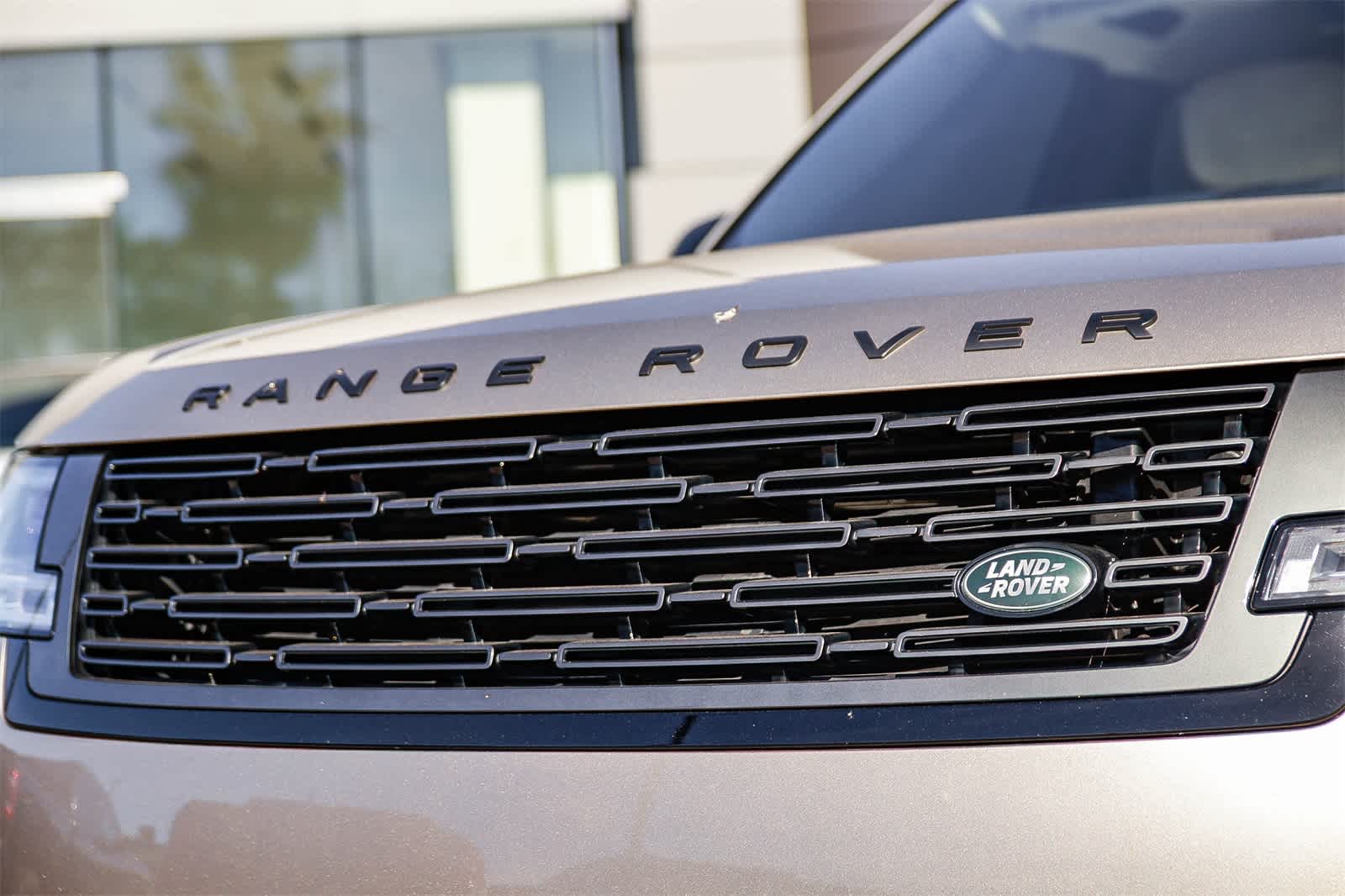 Thumbnail: 2022 Land Rover Range Rover - 11