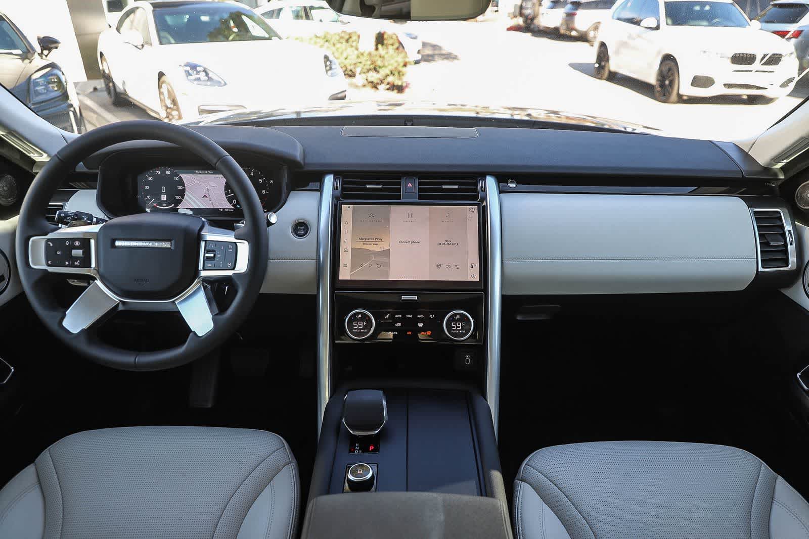 Thumbnail: 2026 Land Rover Discovery - 13