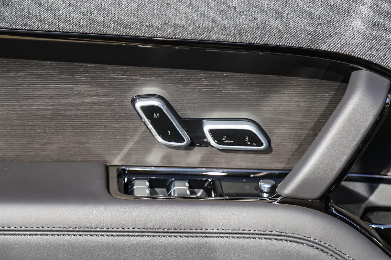 Thumbnail: 2026 Land Rover Range Rover Sport - 20