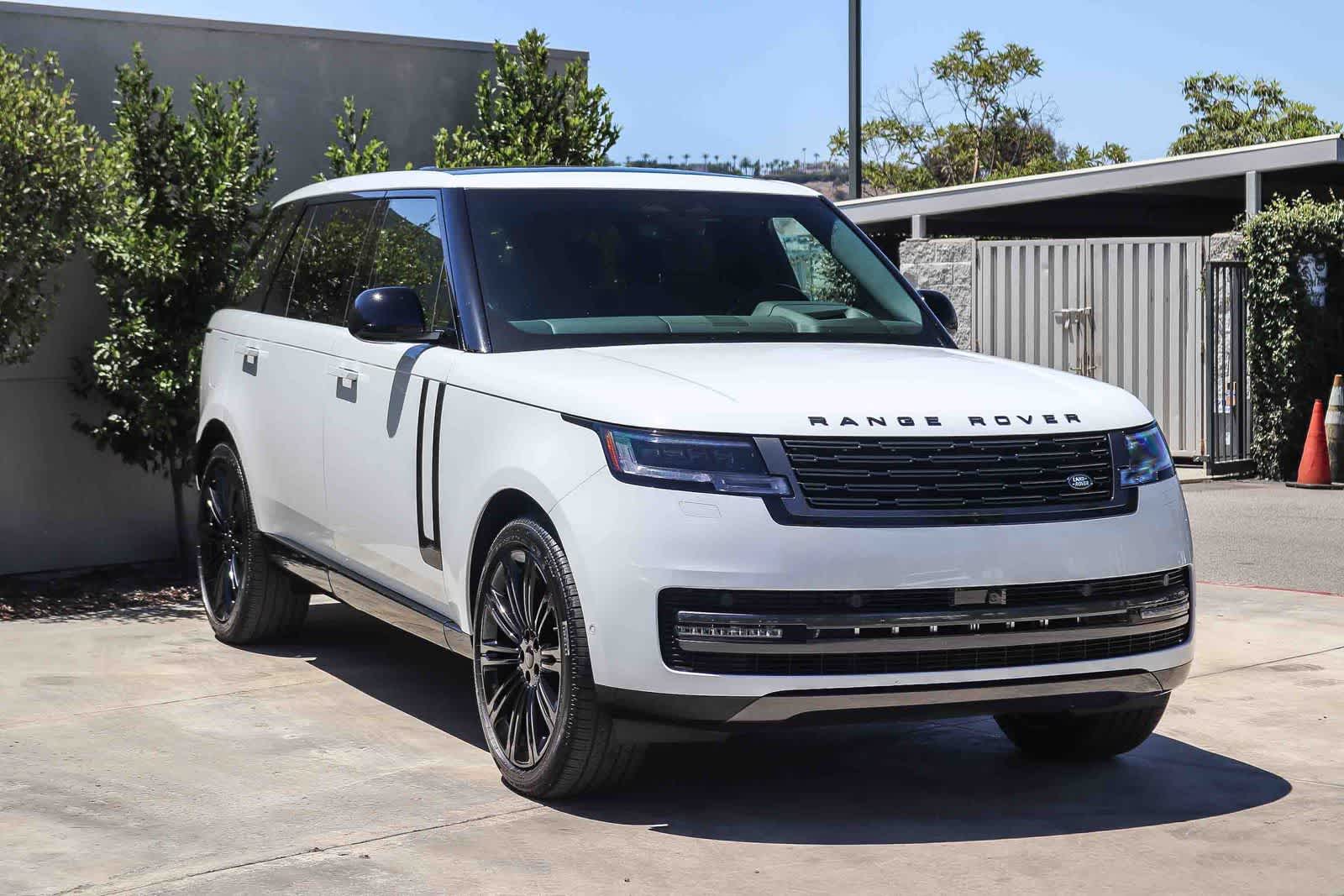 Thumbnail: 2026 Land Rover Range Rover - 3