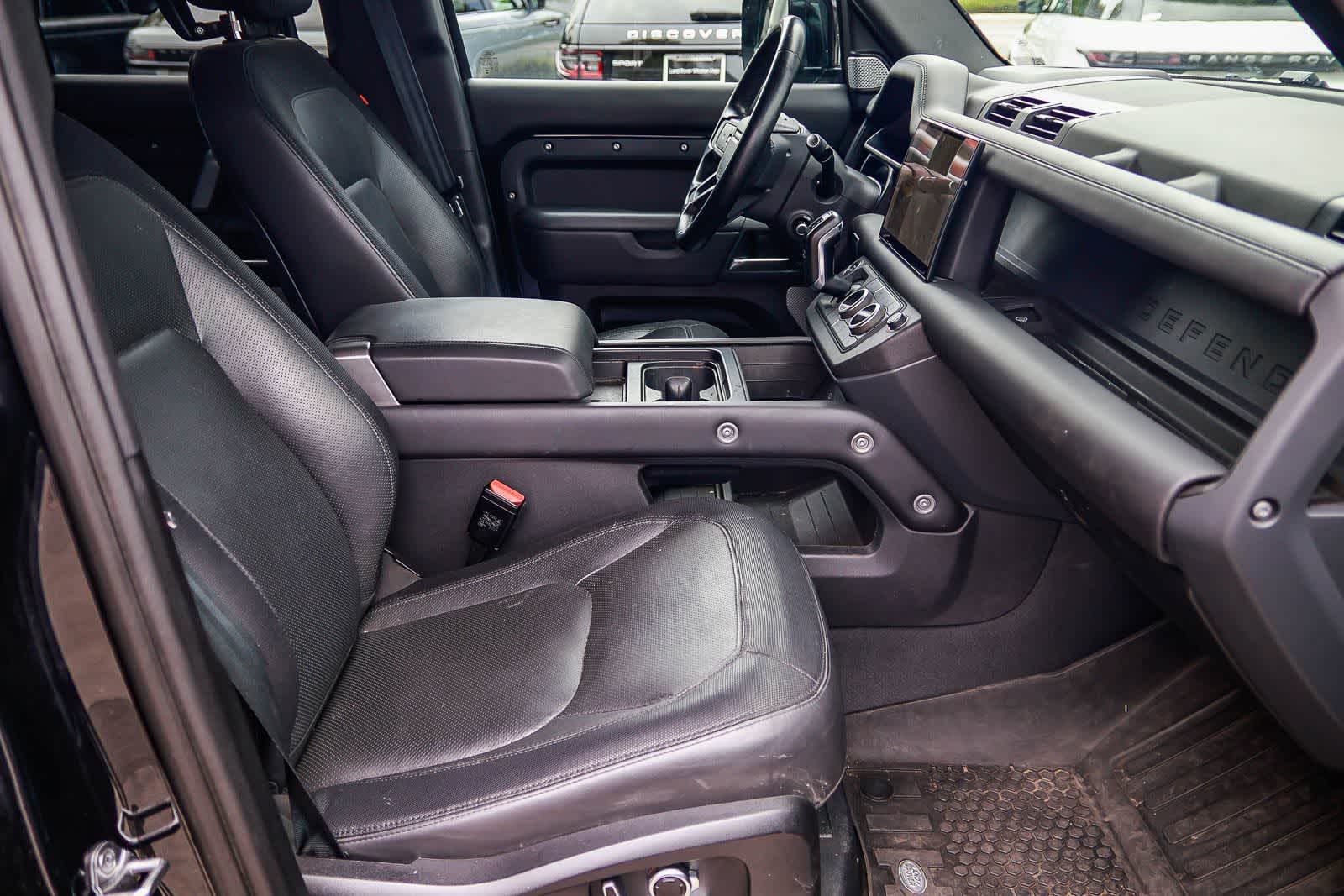 Thumbnail: 2023 Land Rover Defender - 15