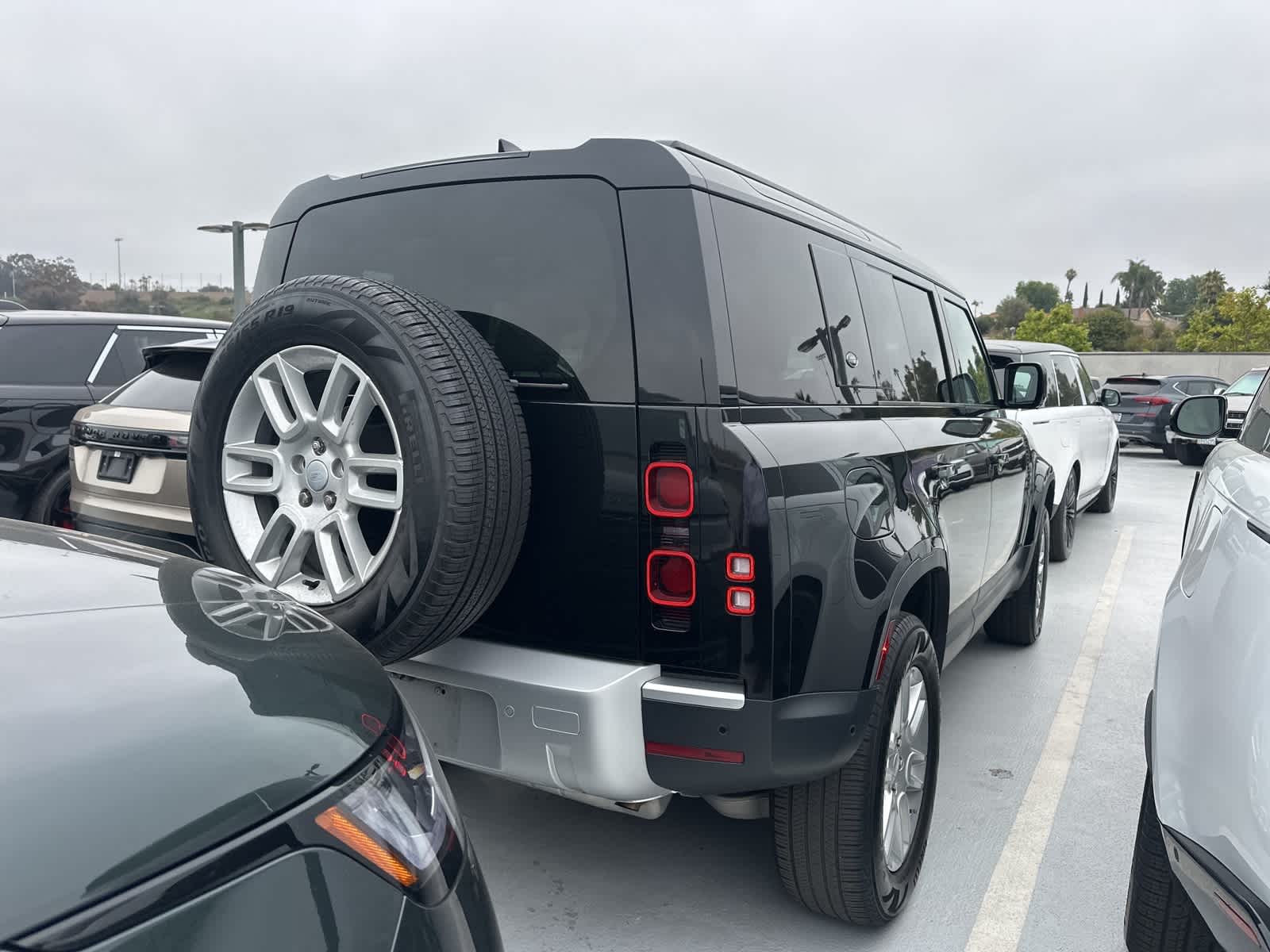 Thumbnail: 2024 Land Rover Defender - 3