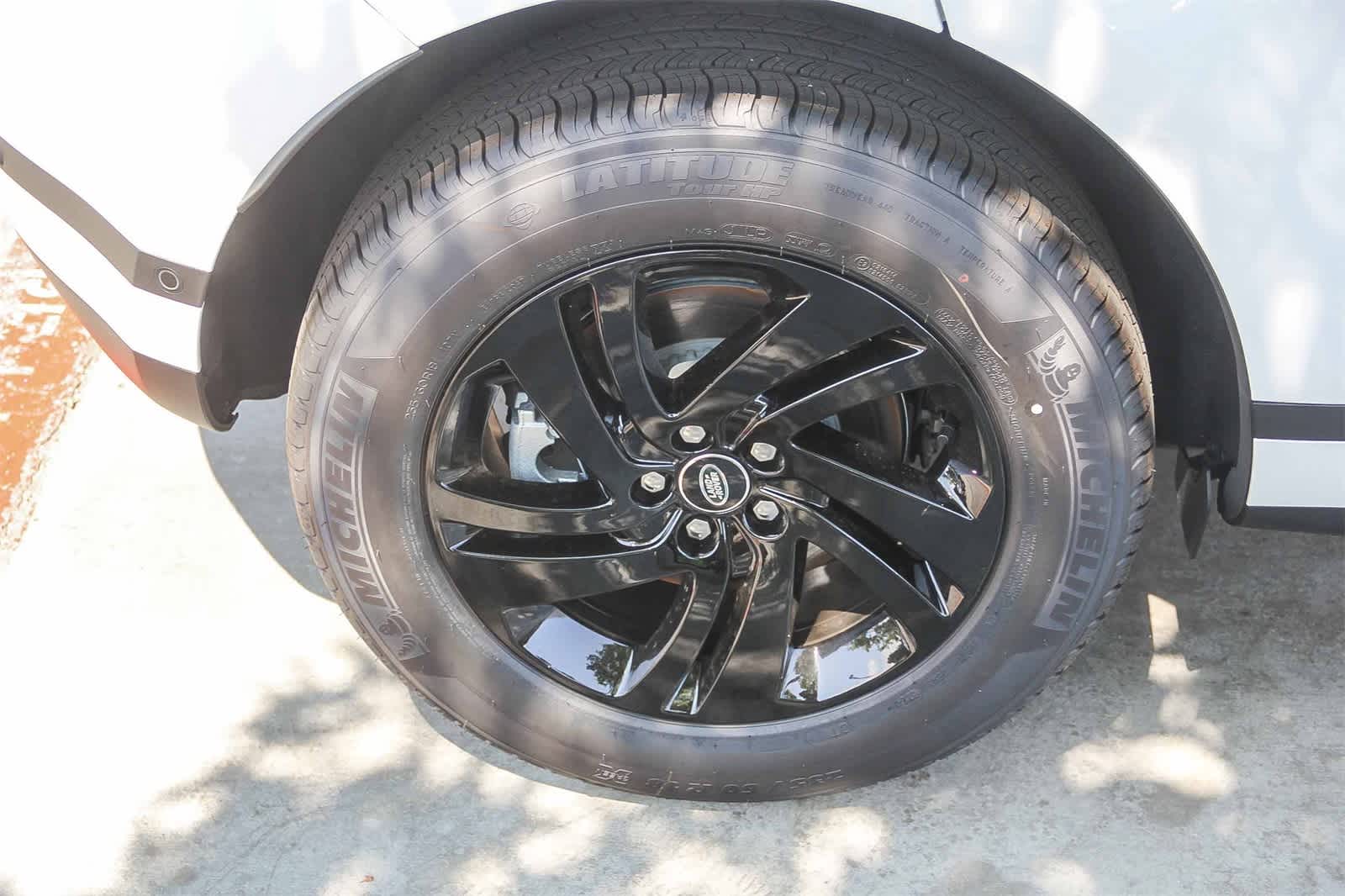 Thumbnail: 2026 Land Rover Range Rover Evoque - 8