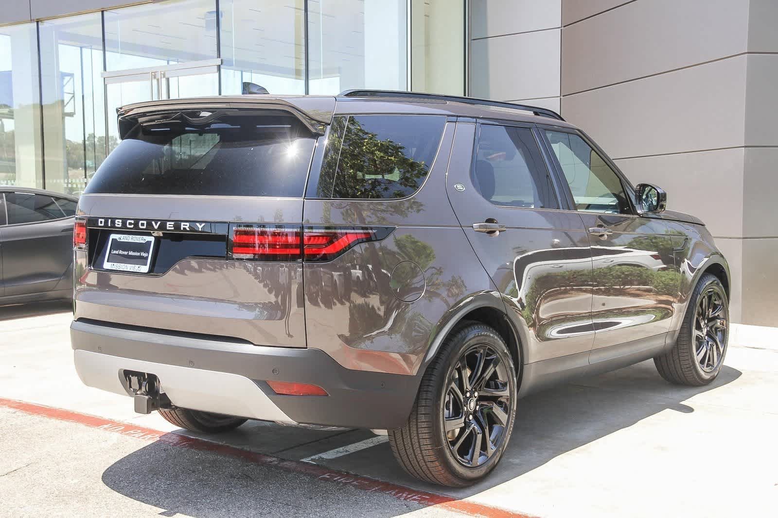 Thumbnail: 2025 Land Rover Discovery - 6