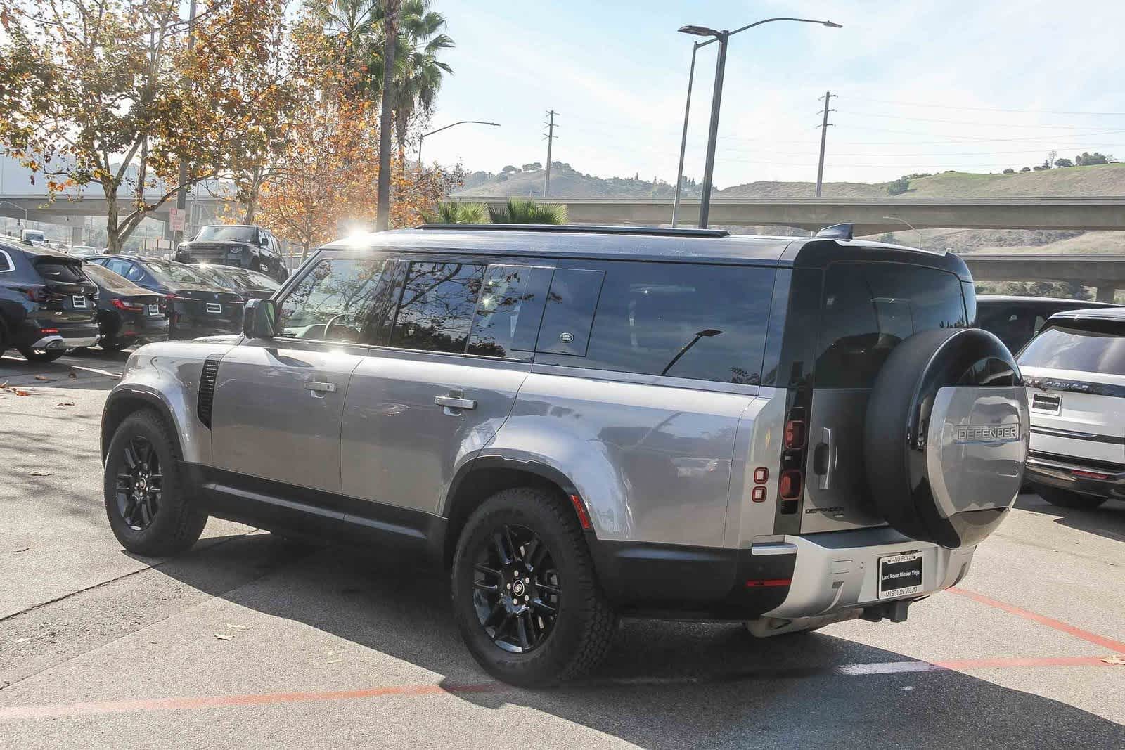 Thumbnail: 2023 Land Rover Defender - 9