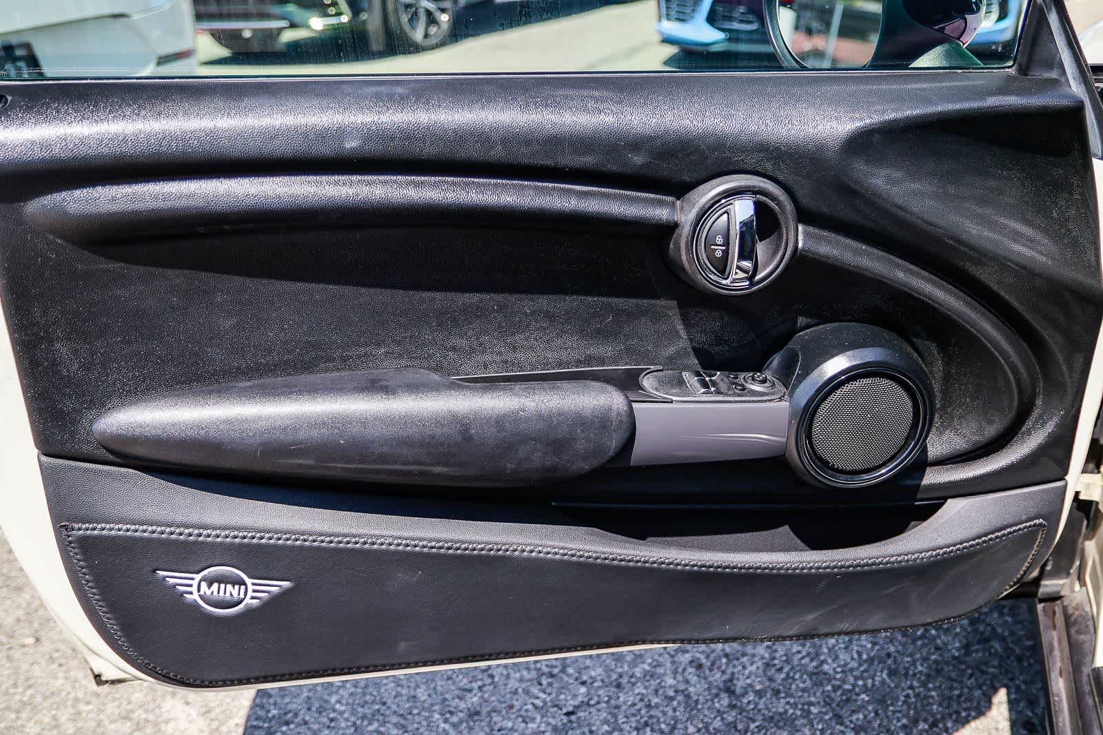 Thumbnail: 2014 MINI Cooper Hardtop - 21