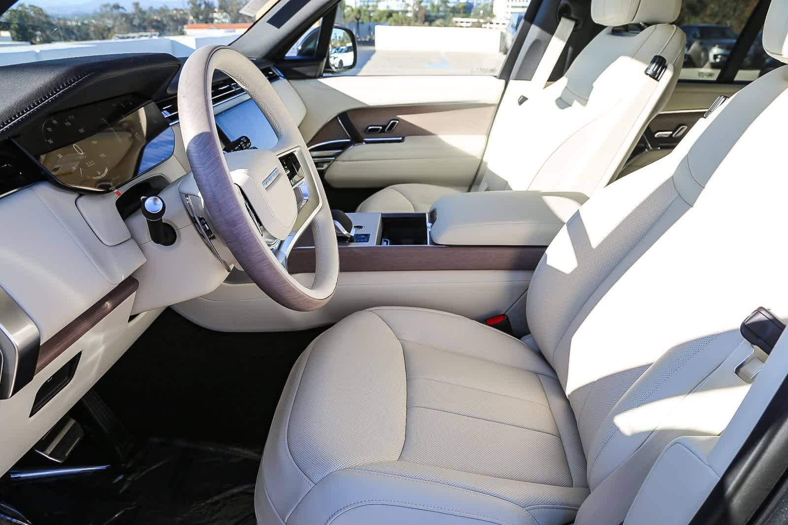 Thumbnail: 2025 Land Rover Range Rover - 17