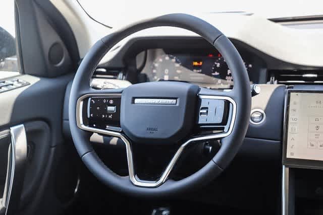 Thumbnail: 2024 Land Rover Discovery Sport - 15
