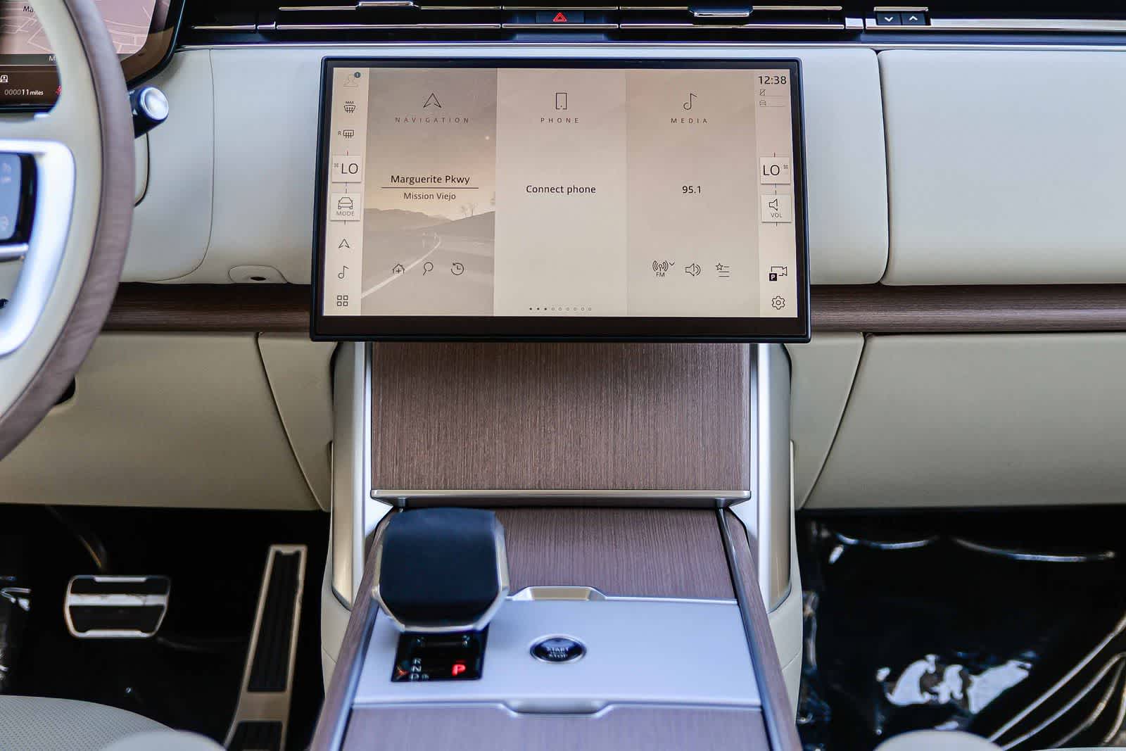 Thumbnail: 2026 Land Rover Range Rover - 13