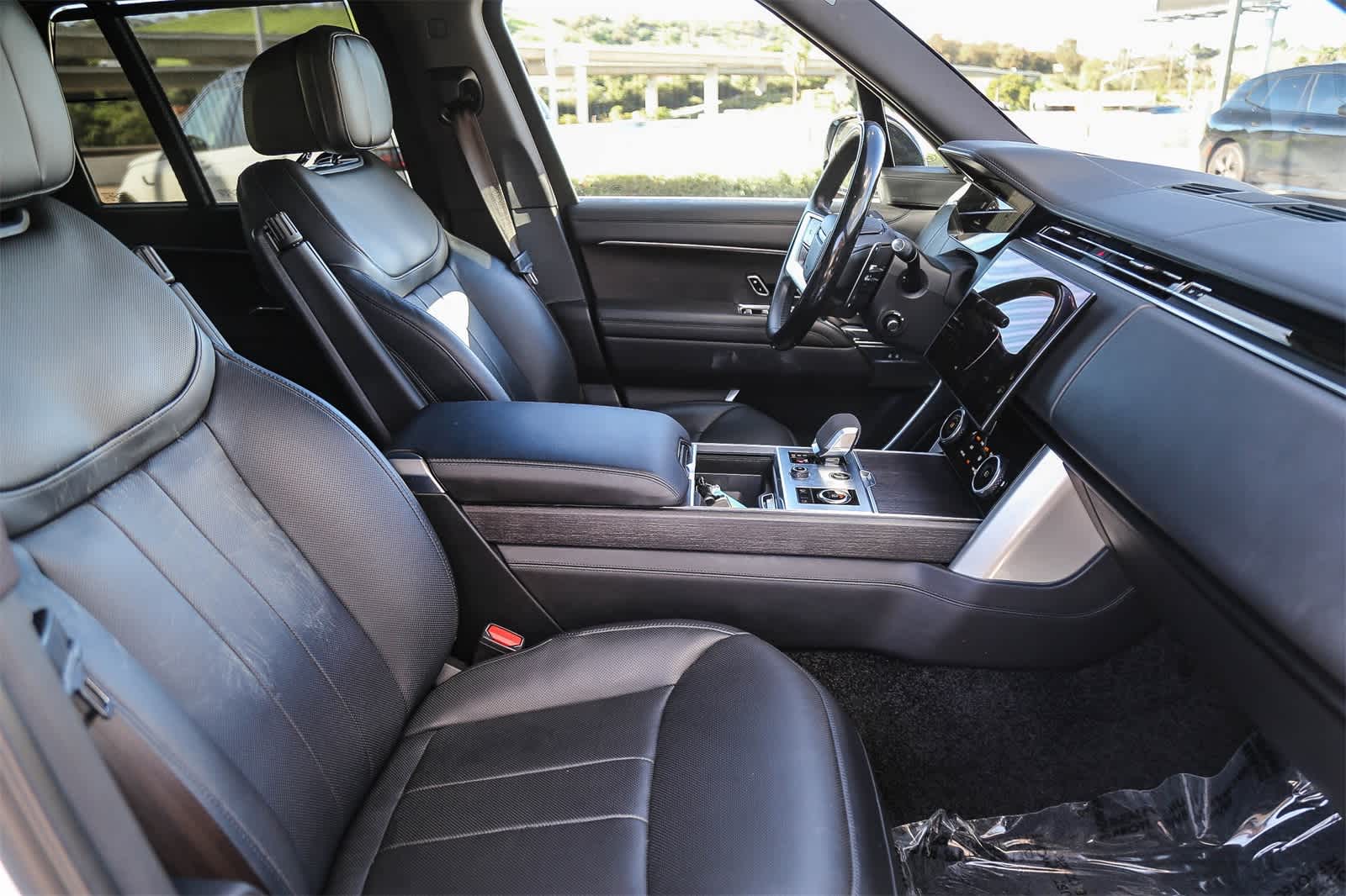 Thumbnail: 2023 Land Rover Range Rover - 18