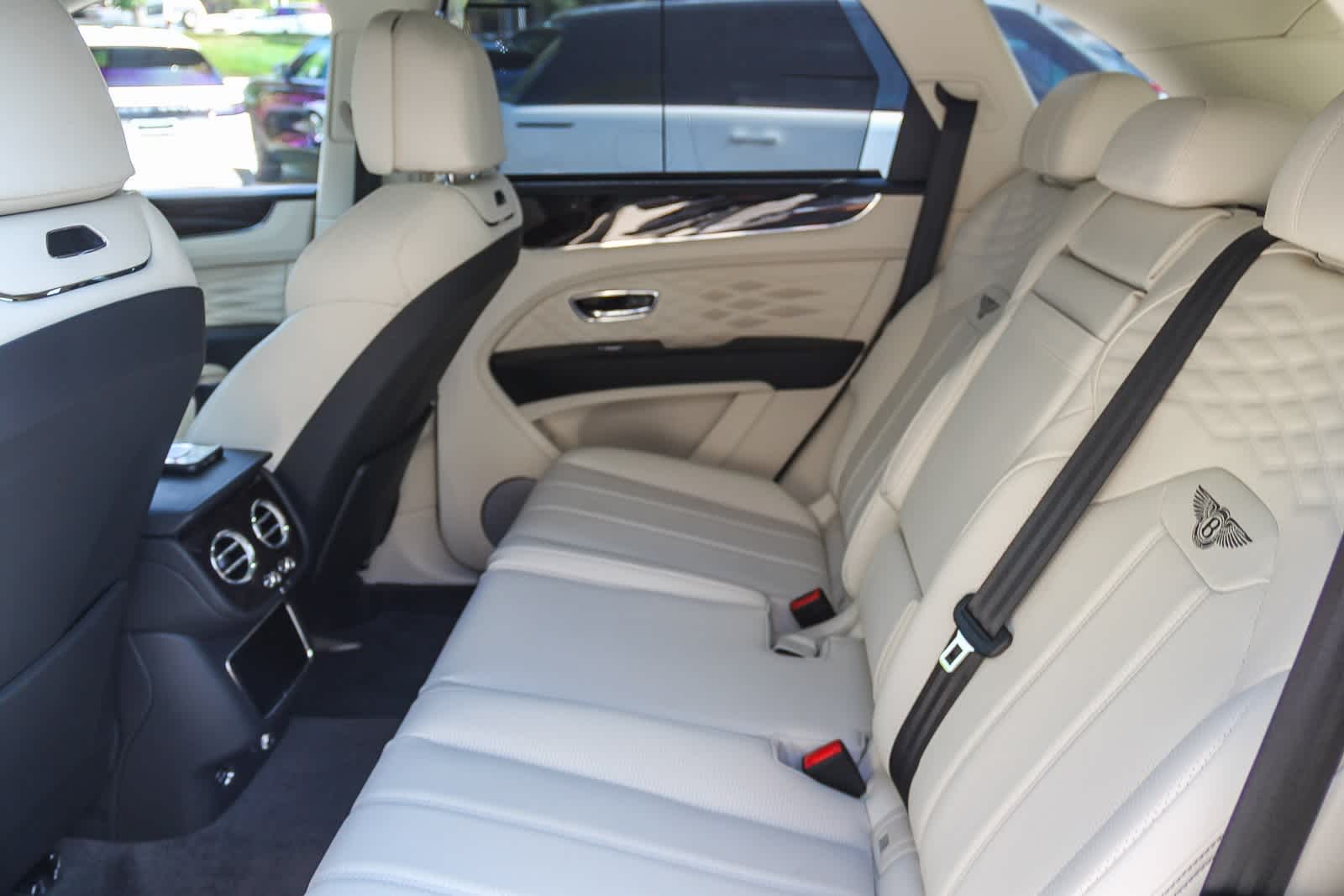 Thumbnail: 2024 Bentley Bentayga - 16