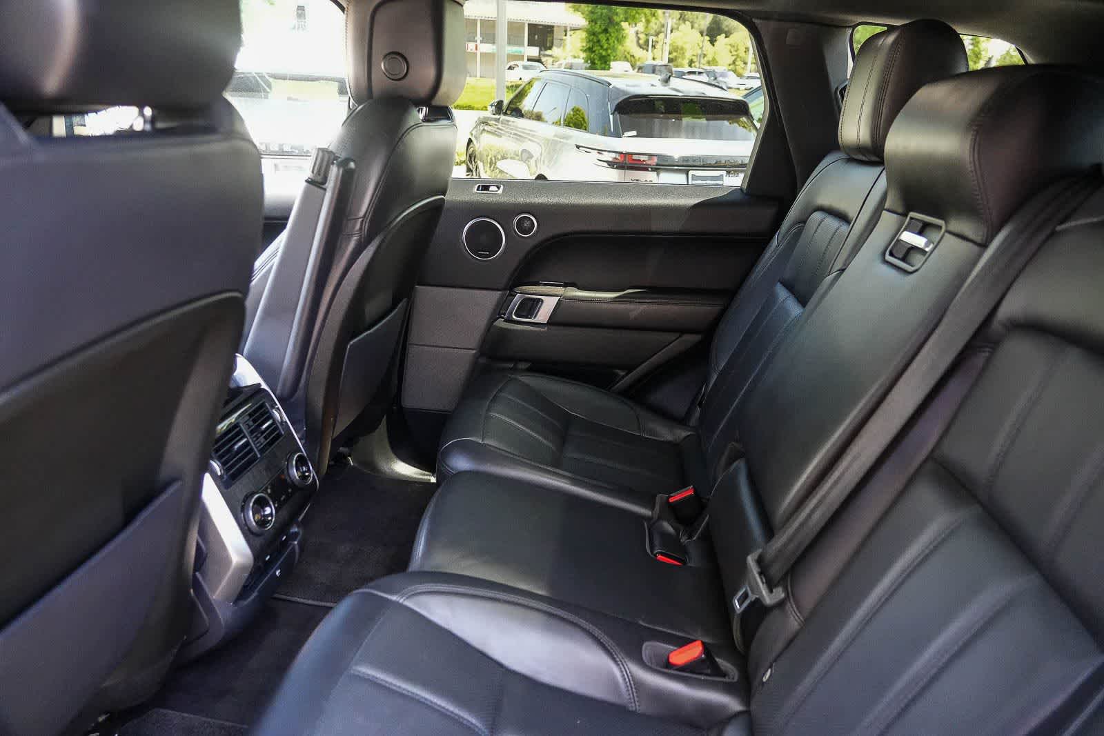 Thumbnail: 2019 Land Rover Range Rover Sport - 16
