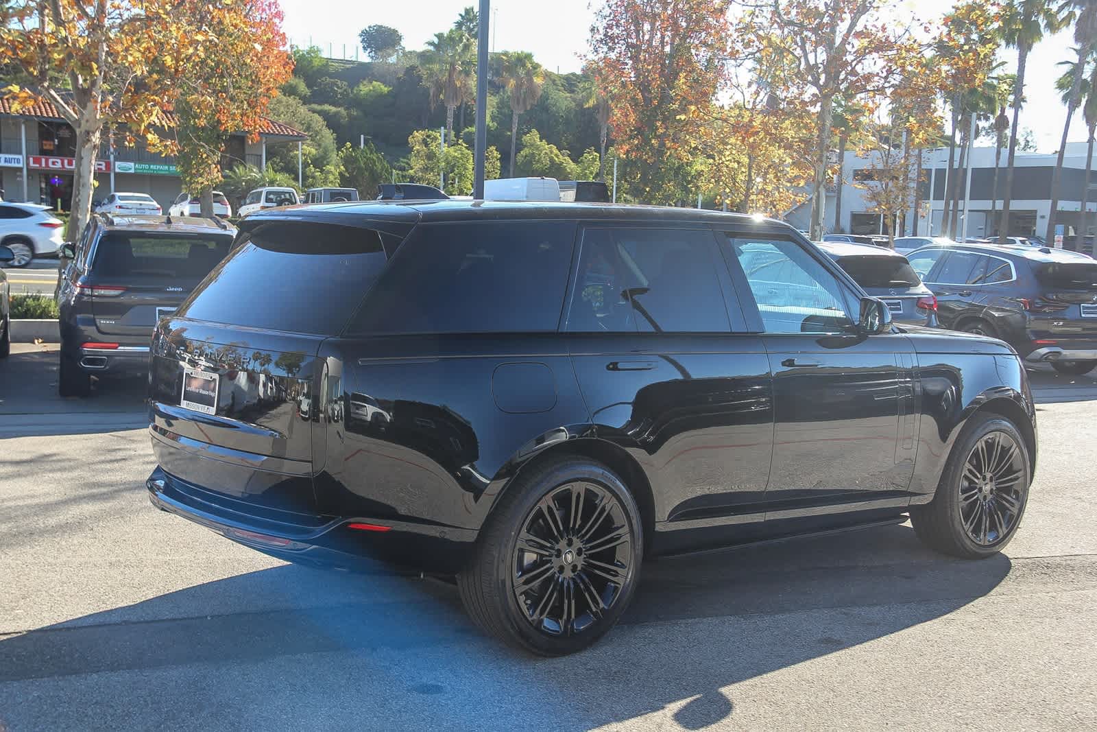 Thumbnail: 2025 Land Rover Range Rover - 9