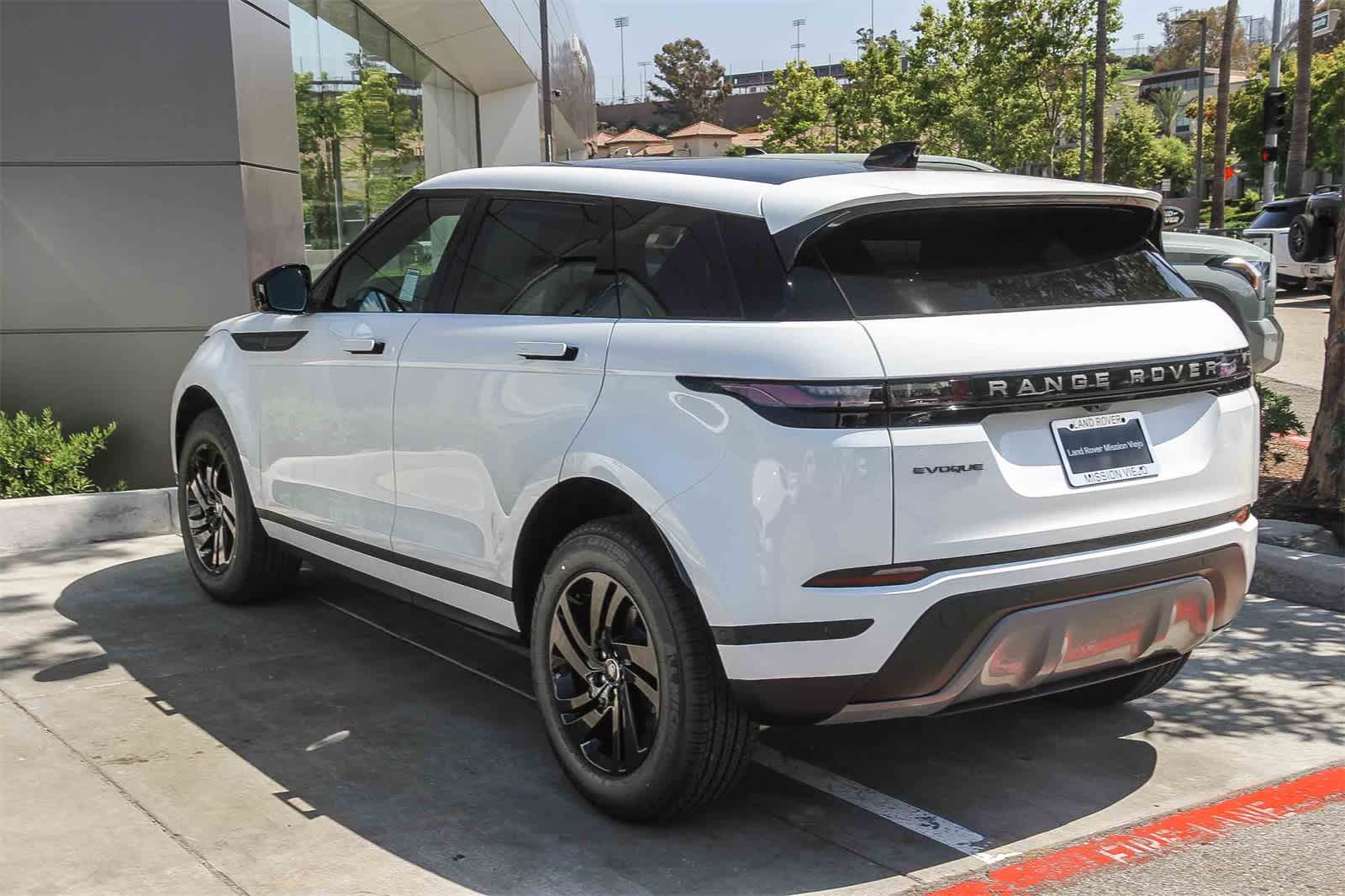 Thumbnail: 2026 Land Rover Range Rover Evoque - 4