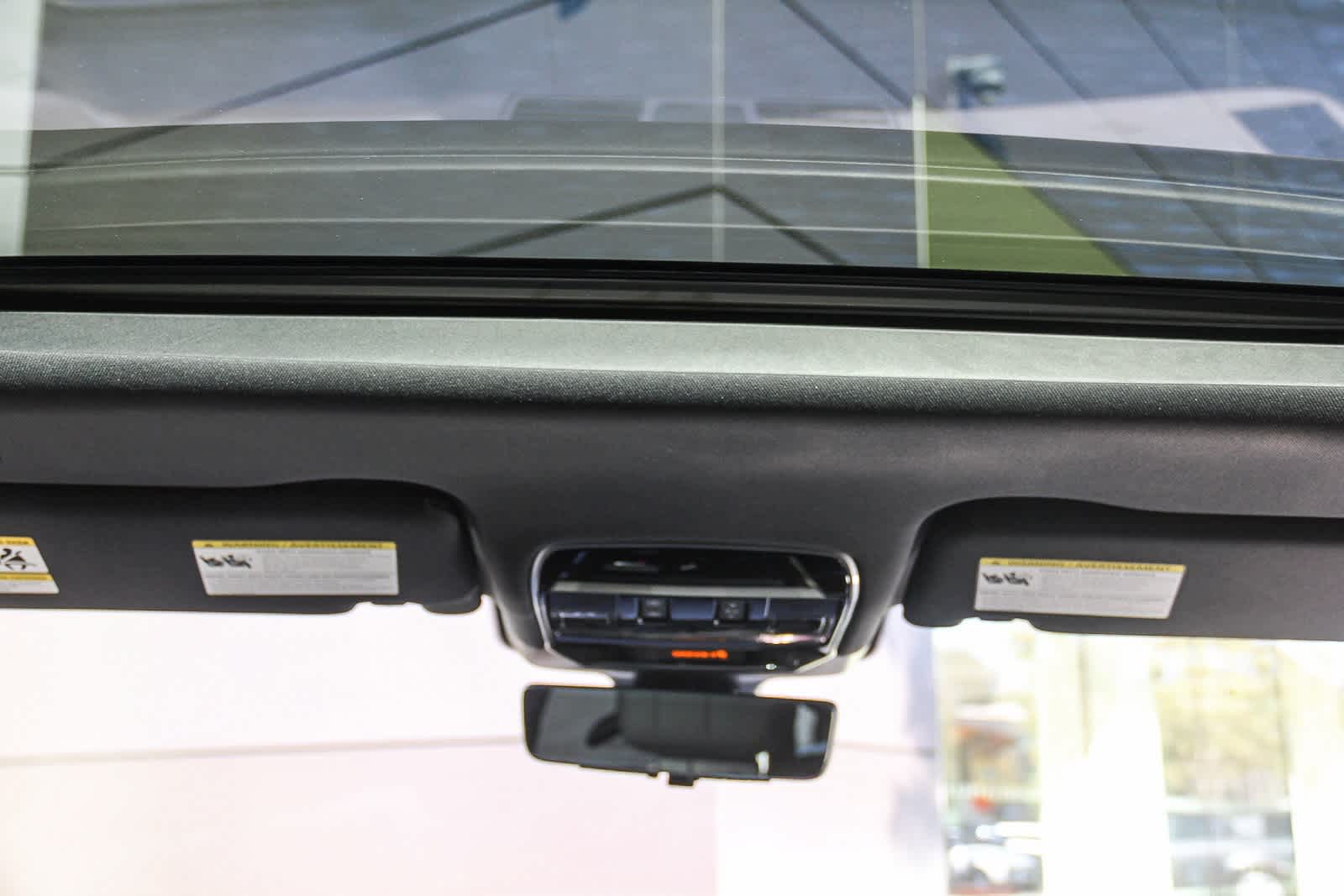 Thumbnail: 2025 Land Rover Range Rover Sport - 15