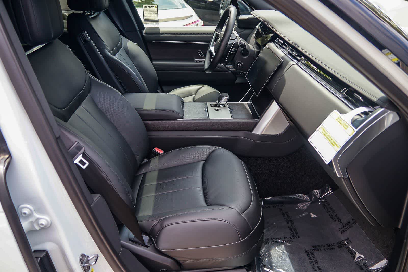 Thumbnail: 2026 Land Rover Range Rover - 17