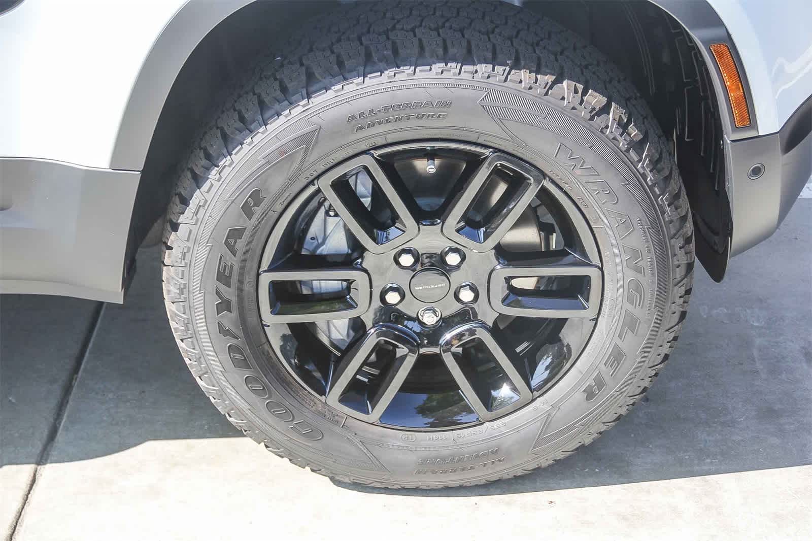 Thumbnail: 2026 Land Rover Defender - 9