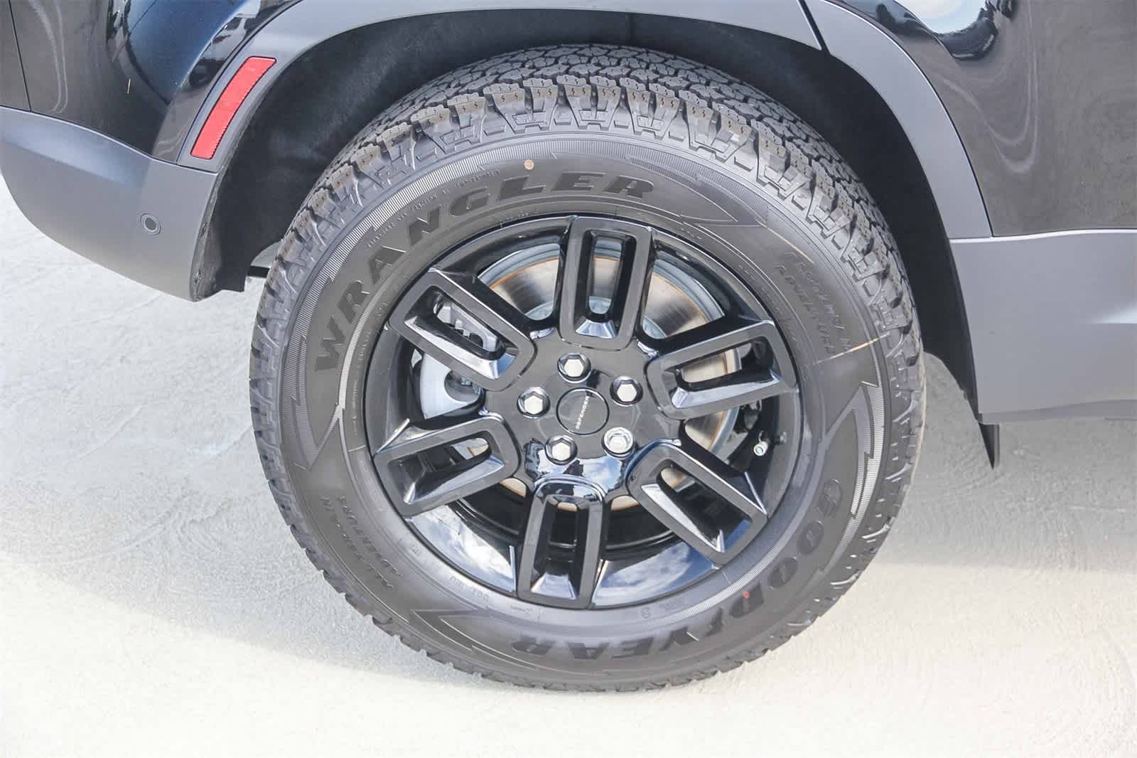 Thumbnail: 2026 Land Rover Defender - 8