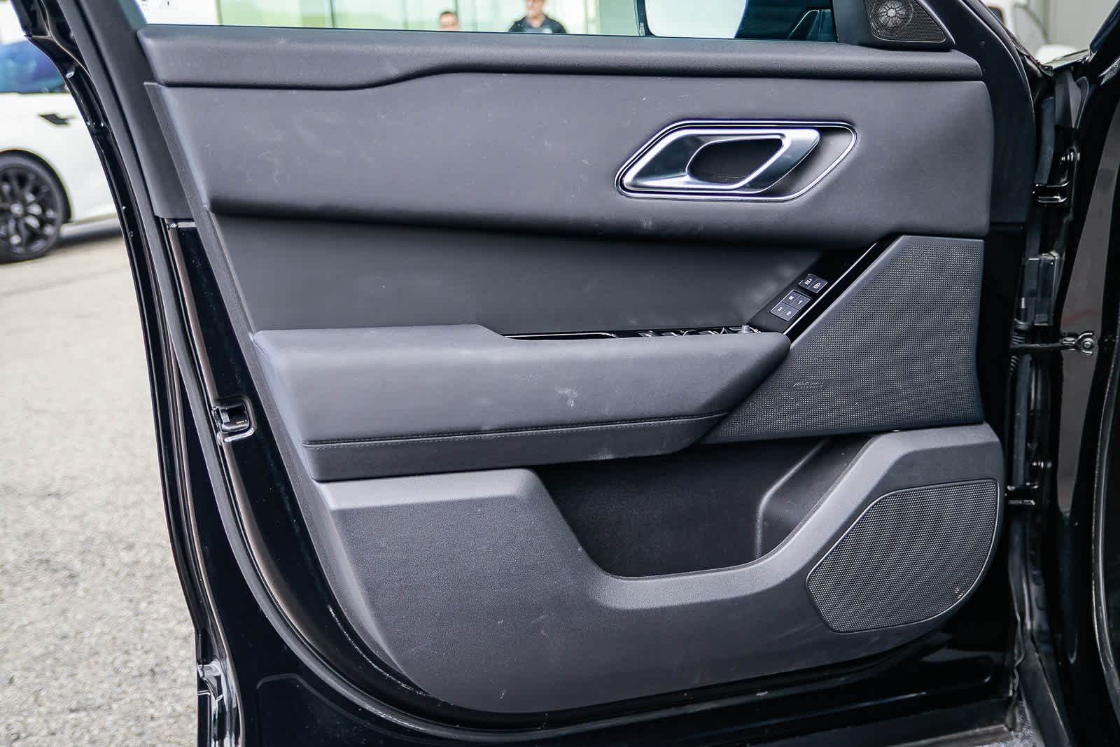 Thumbnail: 2025 Land Rover Range Rover Velar - 21