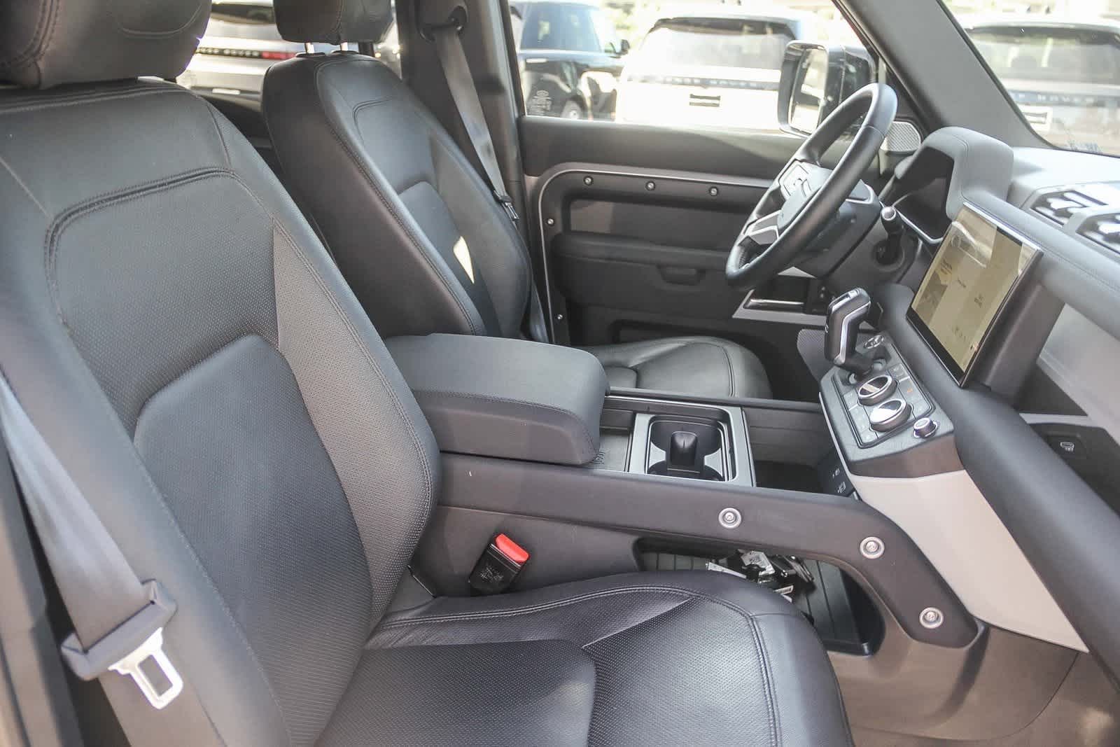 Thumbnail: 2023 Land Rover Defender - 23