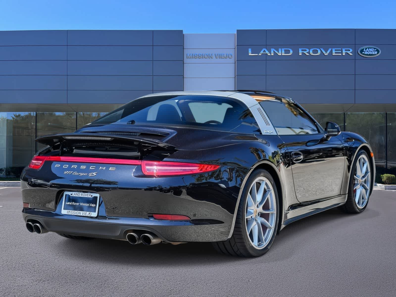 Thumbnail: 2015 Porsche 911 - 4