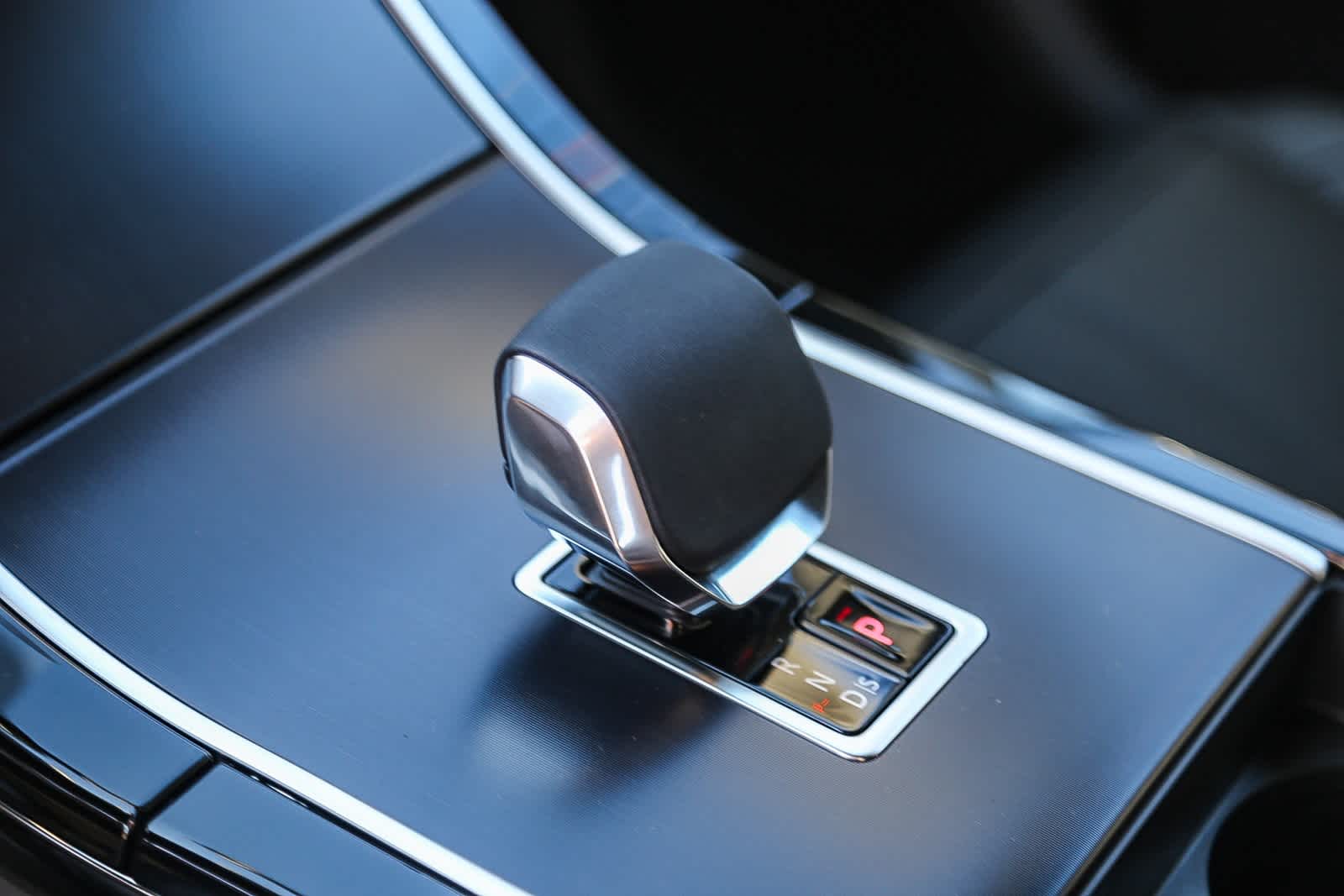 Thumbnail: 2026 Land Rover Range Rover Velar - 19