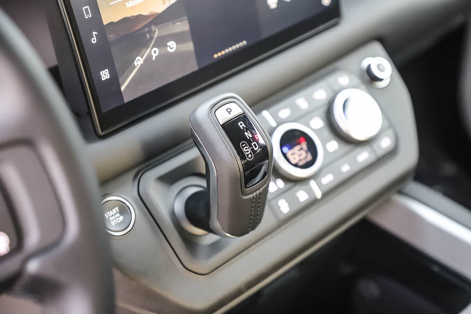 Thumbnail: 2025 Land Rover Defender - 22