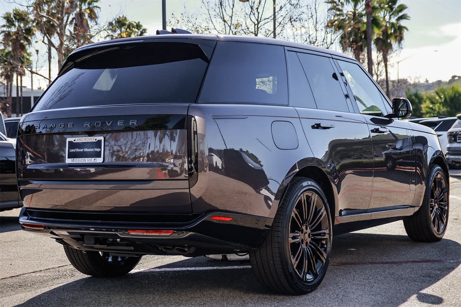 Thumbnail: 2026 Land Rover Range Rover - 4