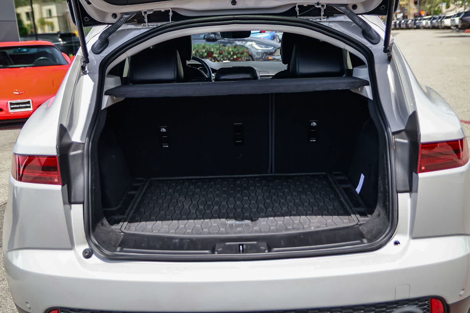 Thumbnail: 2020 Jaguar E-Pace - 27