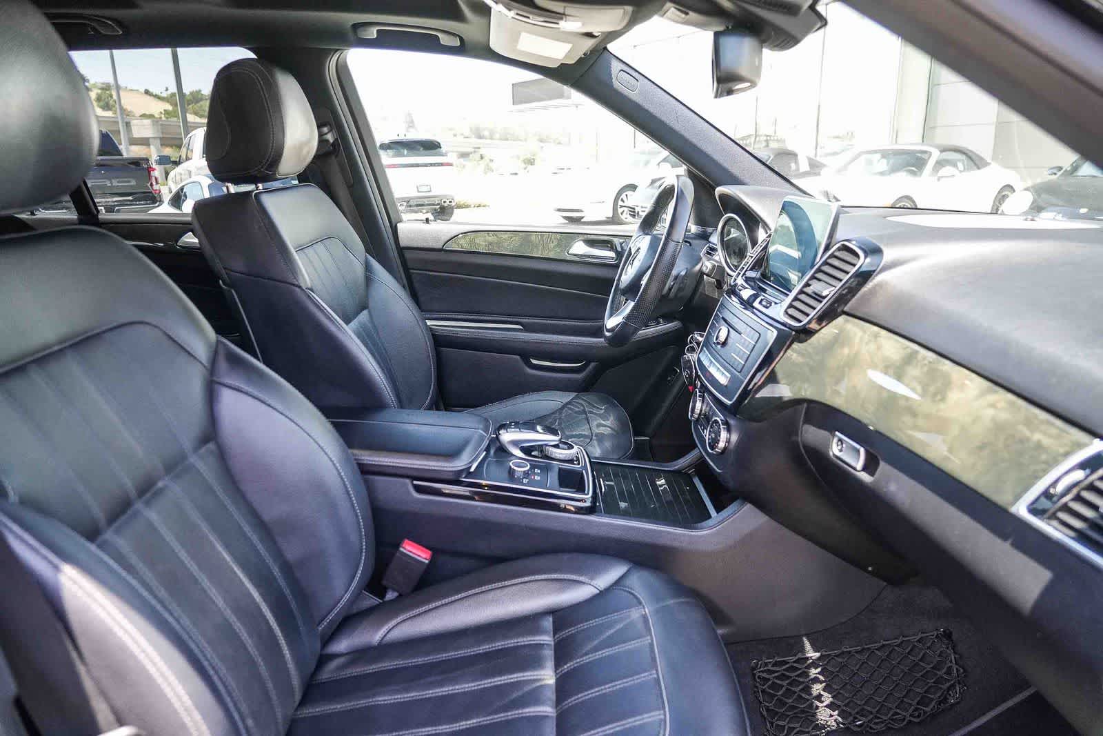 Thumbnail: 2016 Mercedes-Benz GLE - 17