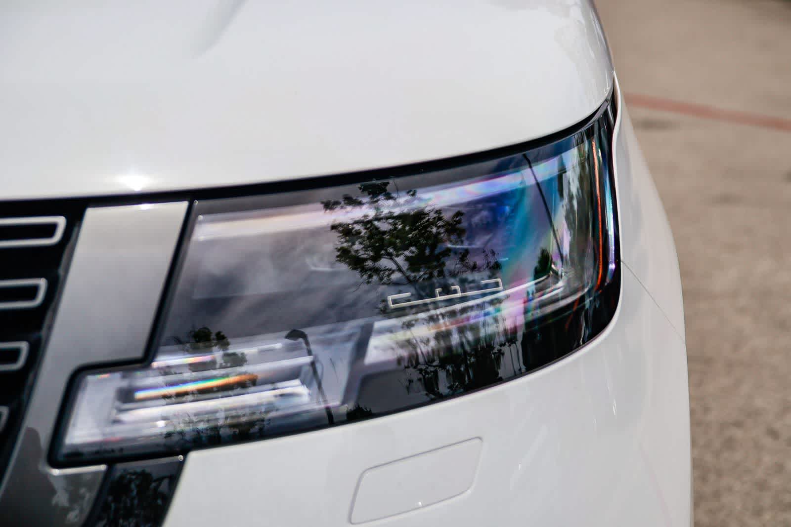 Thumbnail: 2023 Land Rover Range Rover - 9