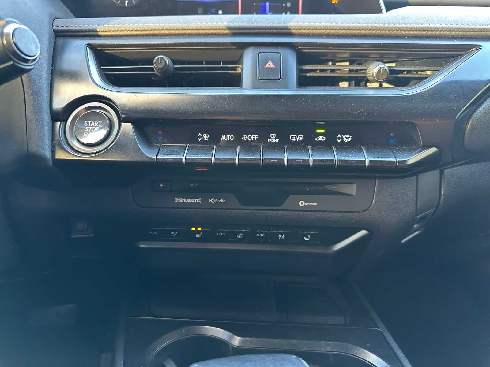 Thumbnail: 2019 Lexus UX - 17