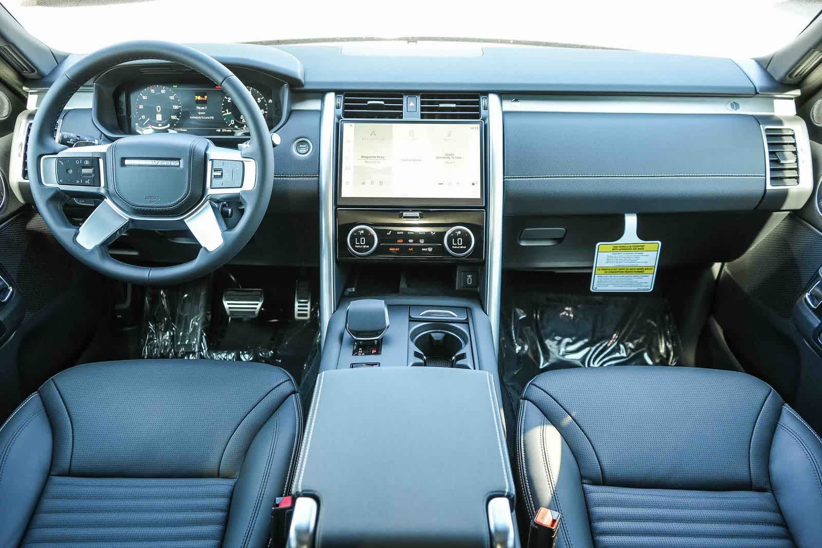 Thumbnail: 2026 Land Rover Discovery - 10