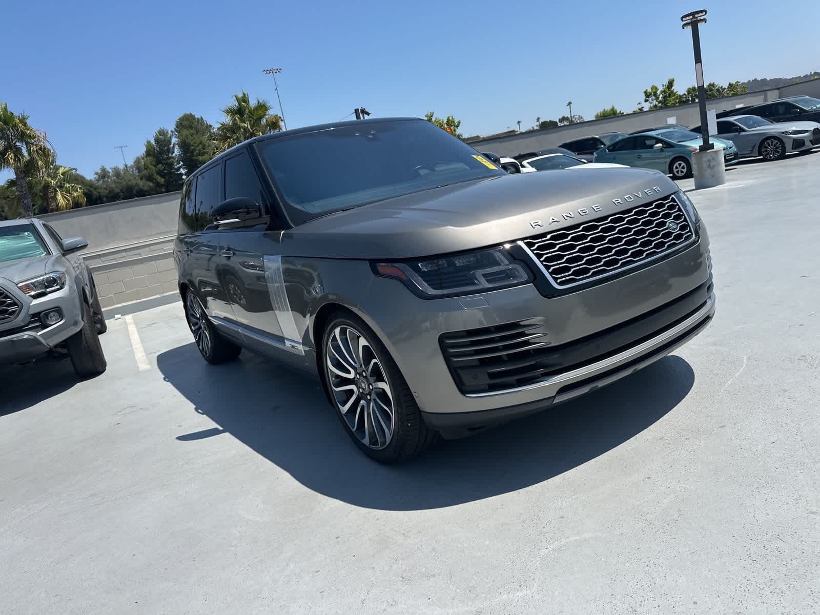 Thumbnail: 2022 Land Rover Range Rover - 3