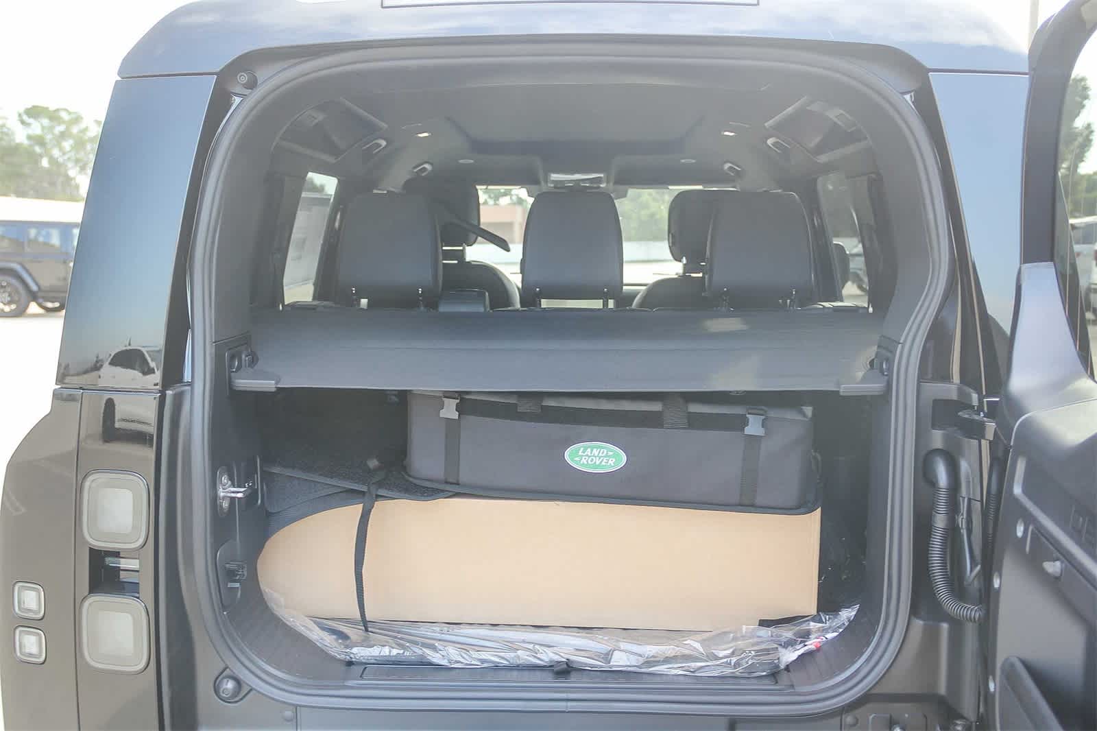 Thumbnail: 2026 Land Rover Defender - 22