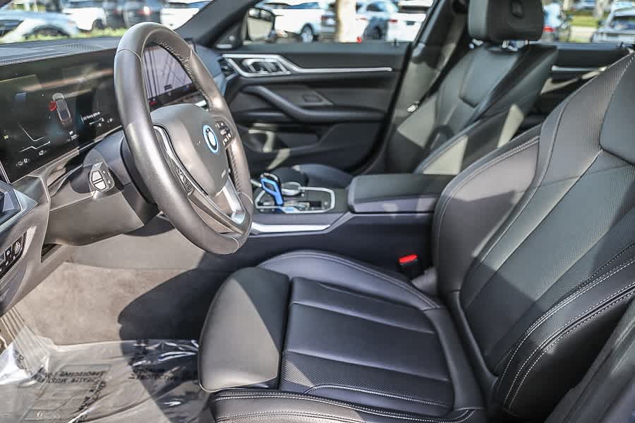 Thumbnail: 2022 BMW i4 - 17