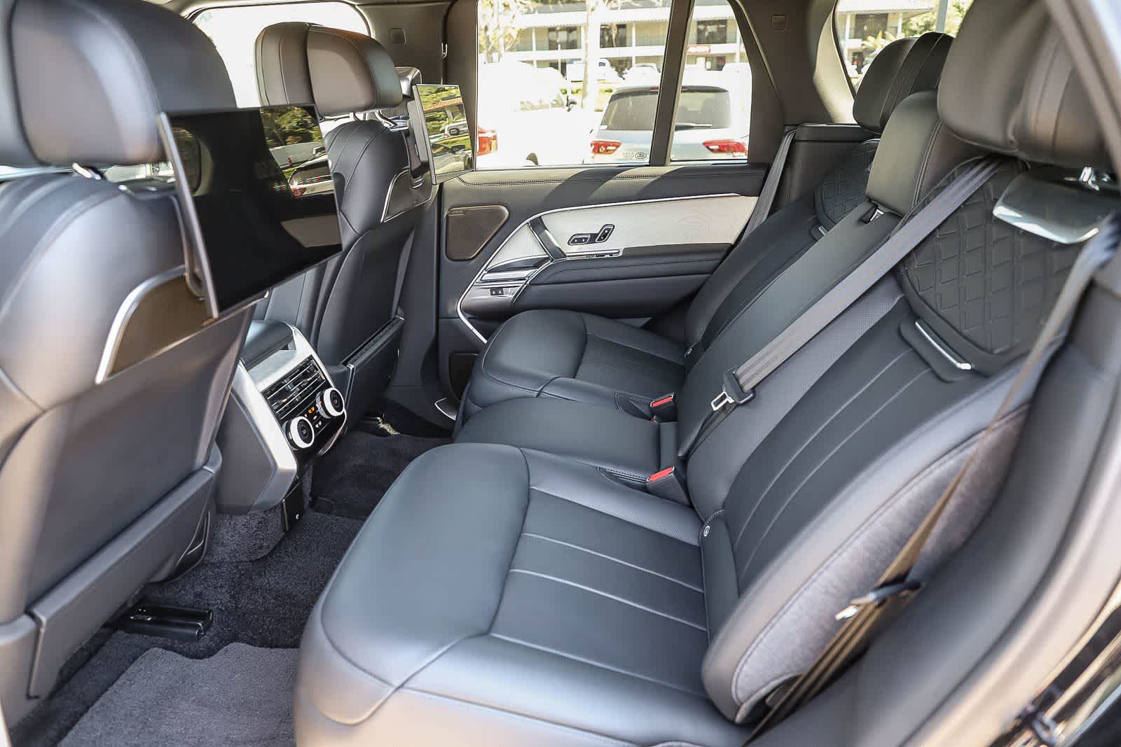Thumbnail: 2024 Land Rover Range Rover - 17