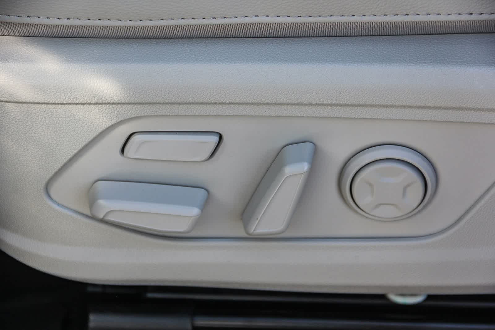 Thumbnail: 2023 Kia Sorento - 19