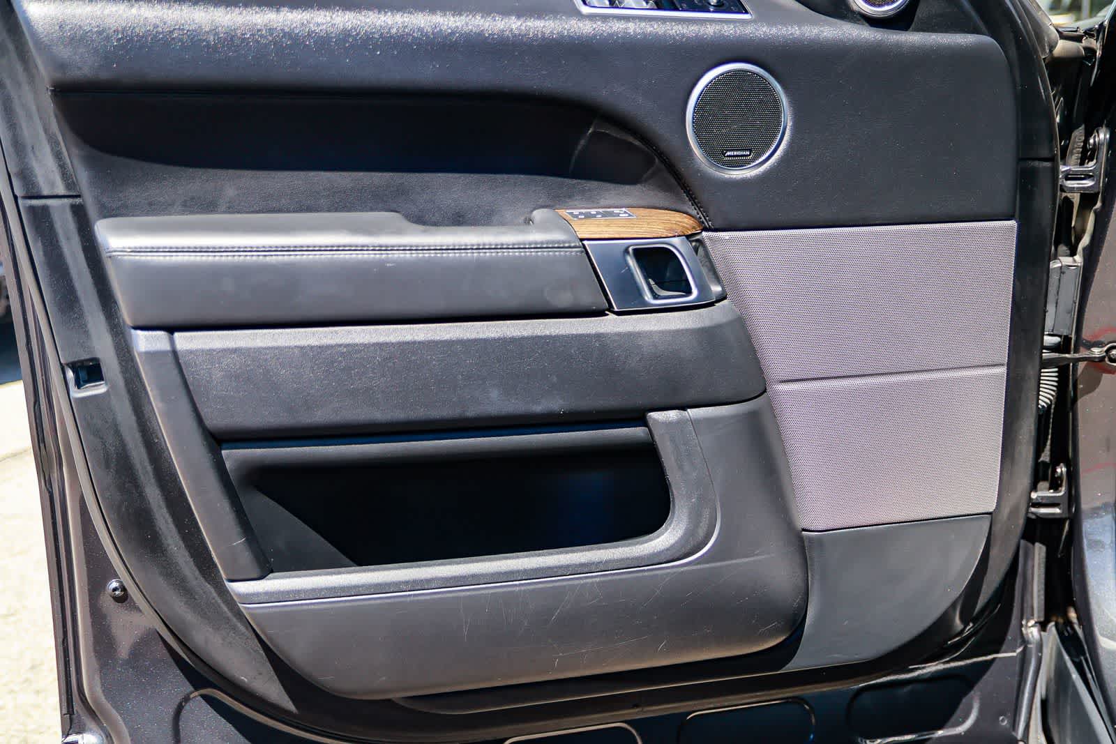 Thumbnail: 2019 Land Rover Range Rover Sport - 21