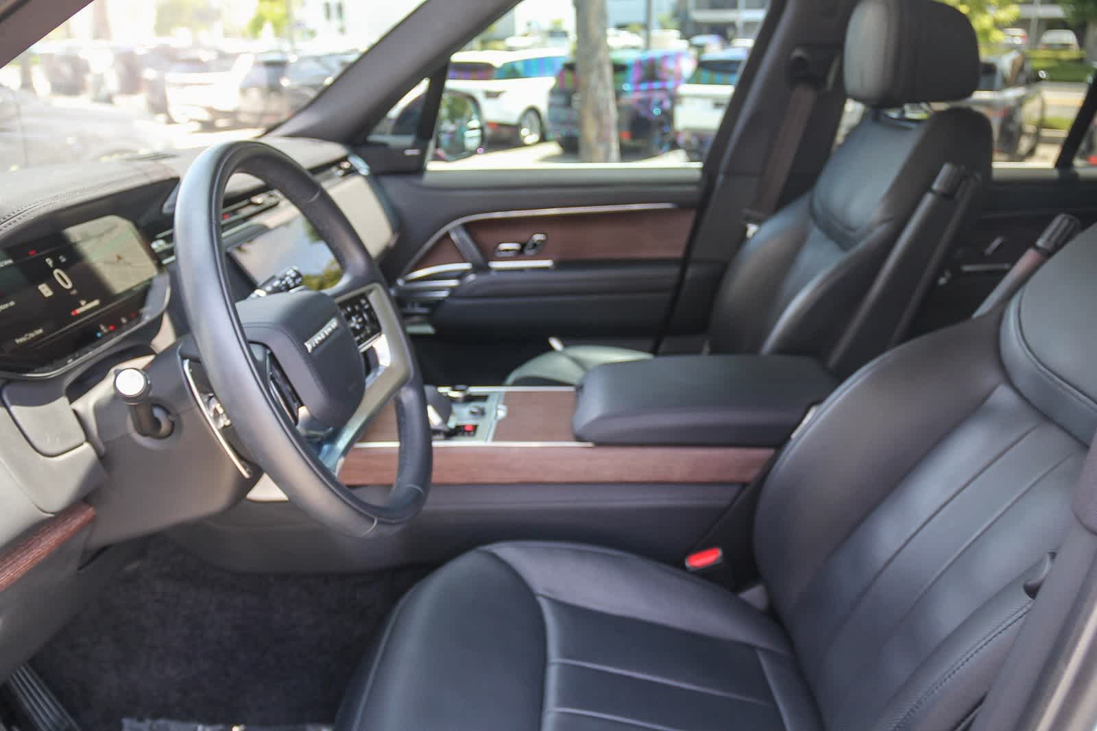 Thumbnail: 2023 Land Rover Range Rover - 21