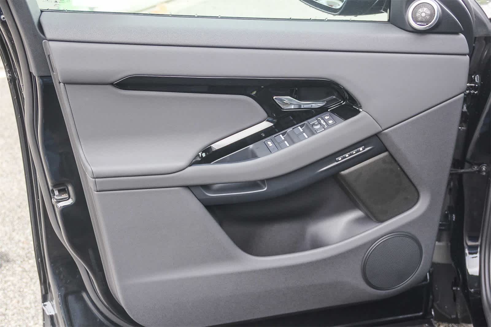 Thumbnail: 2026 Land Rover Range Rover Evoque - 17