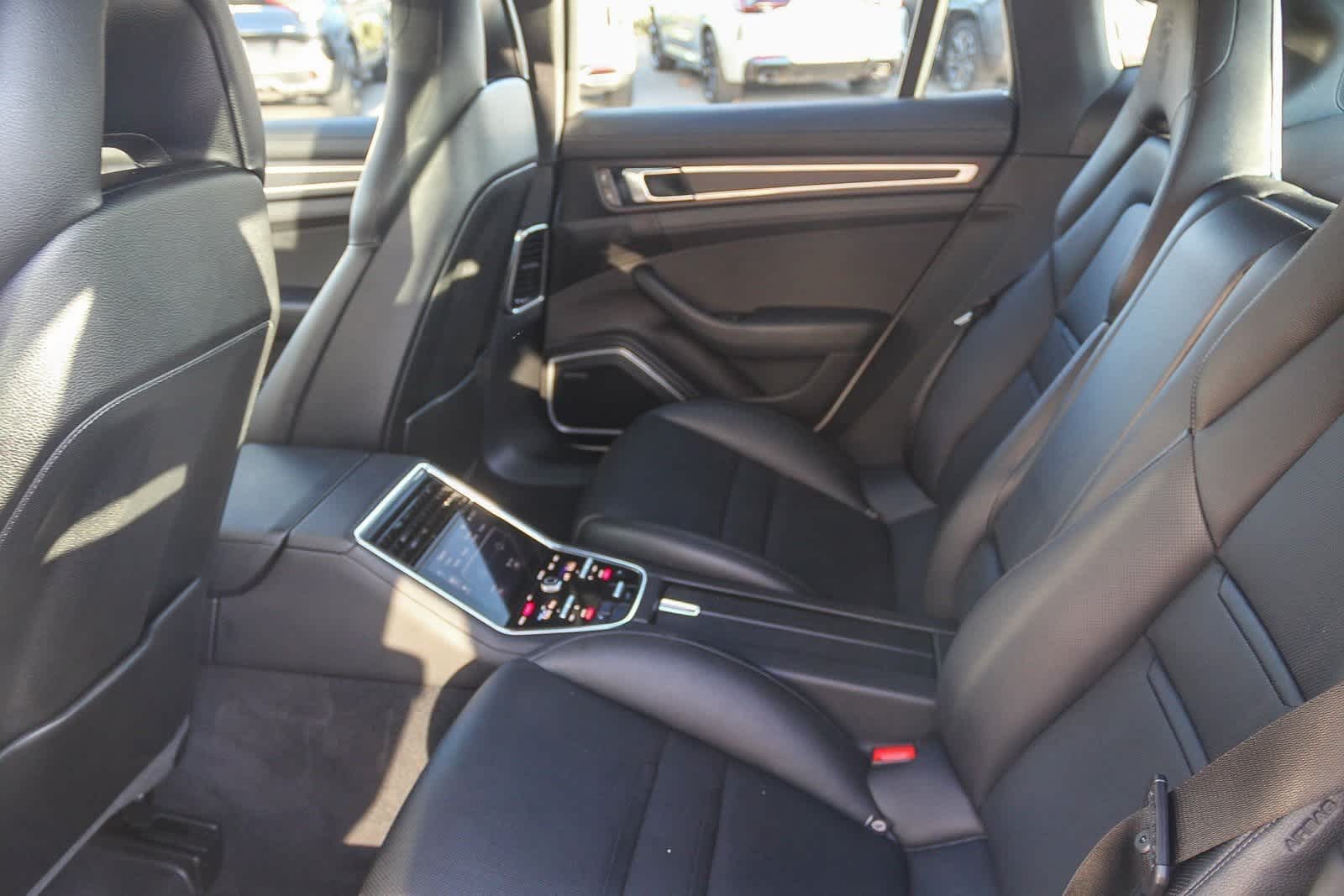 Thumbnail: 2023 Porsche Panamera - 16