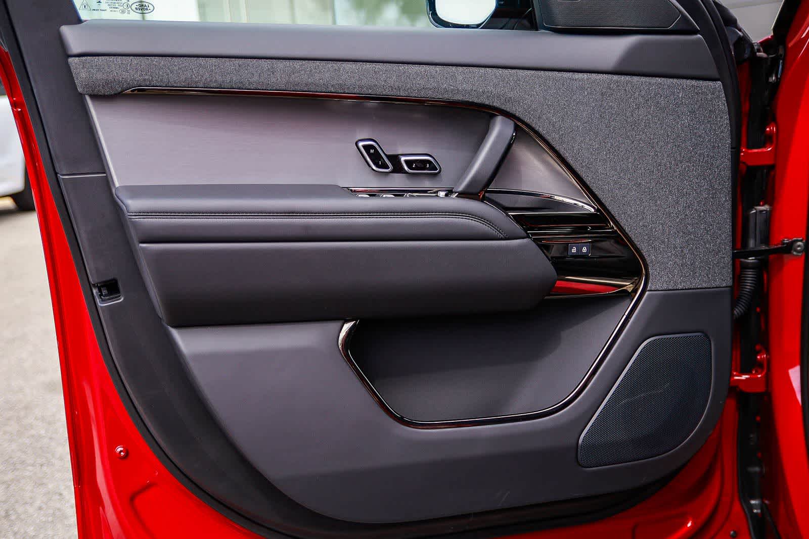 Thumbnail: 2025 Land Rover Range Rover Sport - 19